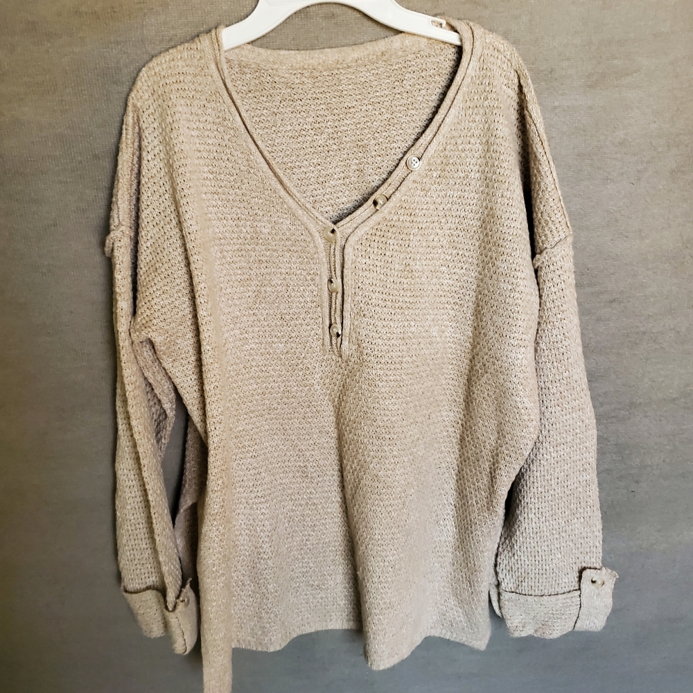 Size small color beige